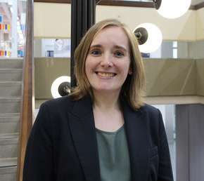 Porträt von Referatsleiterin Stefanie Jägers