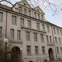 Ansicht des vhs-Schulgebäudes an der Rolandstraße