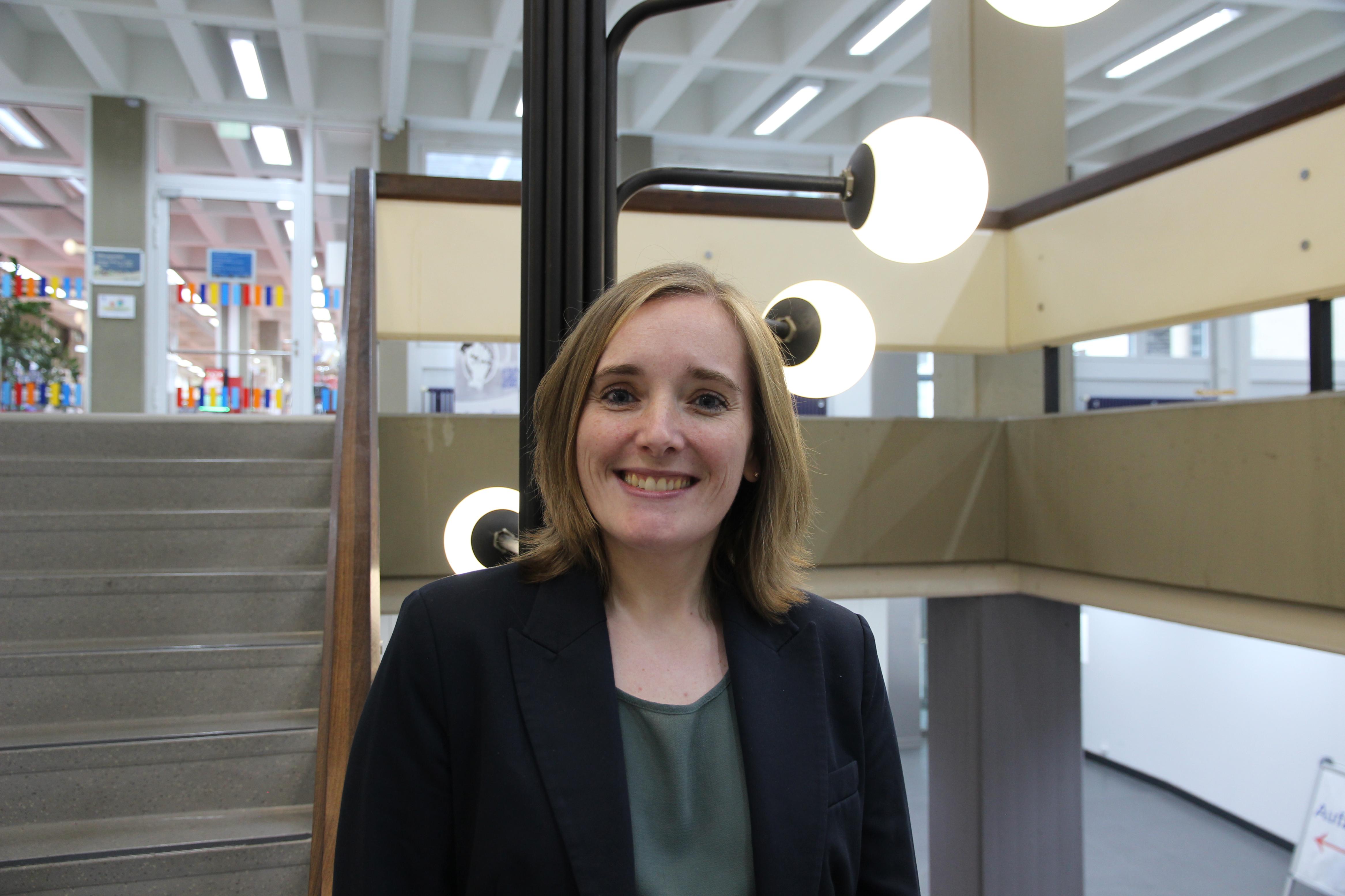 Porträt der Referatsleiterin Stefanie Hägers